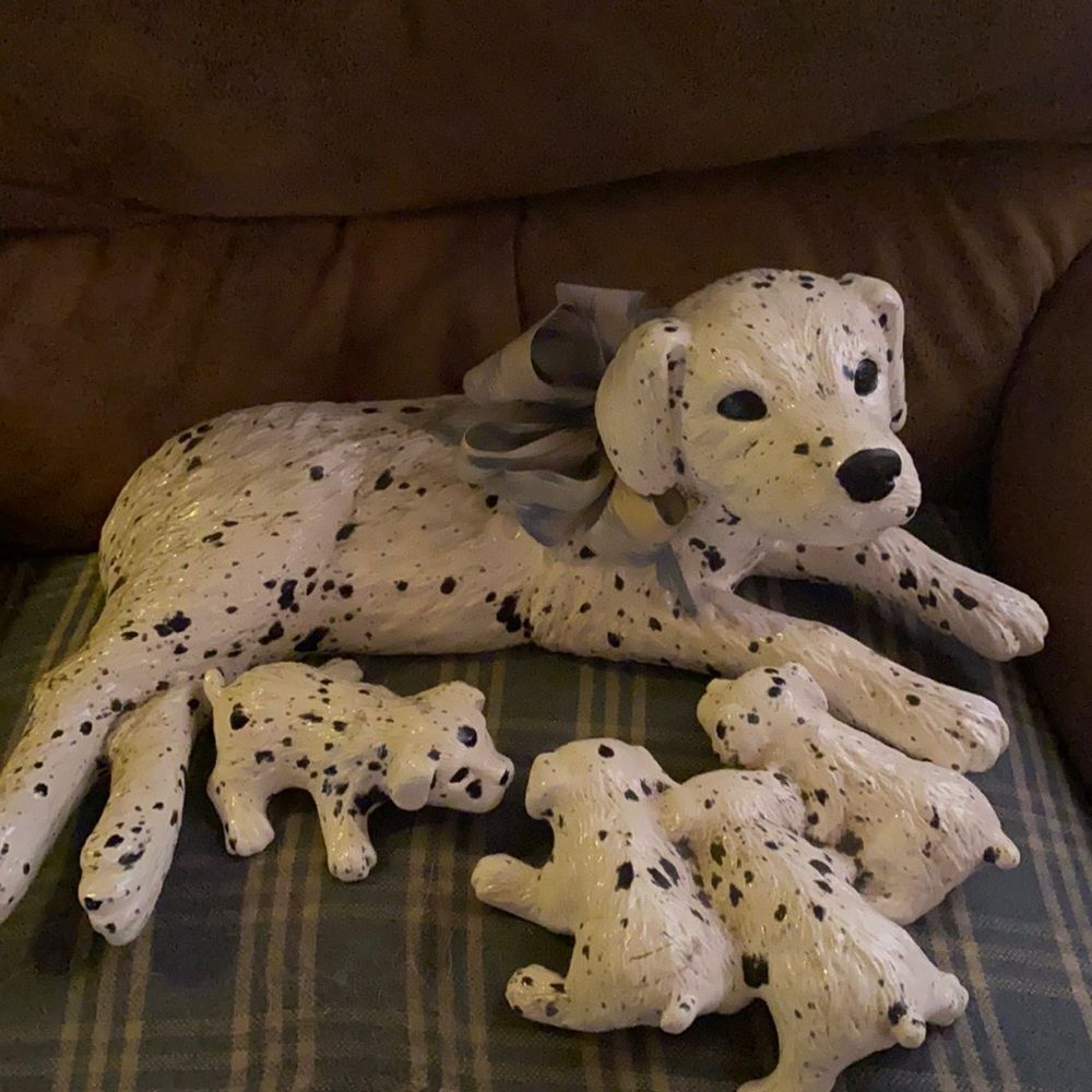 Adorable dog family glass